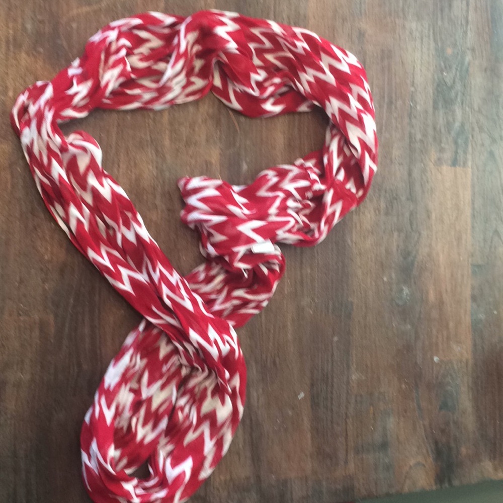 Red and white chevron infinity scarf